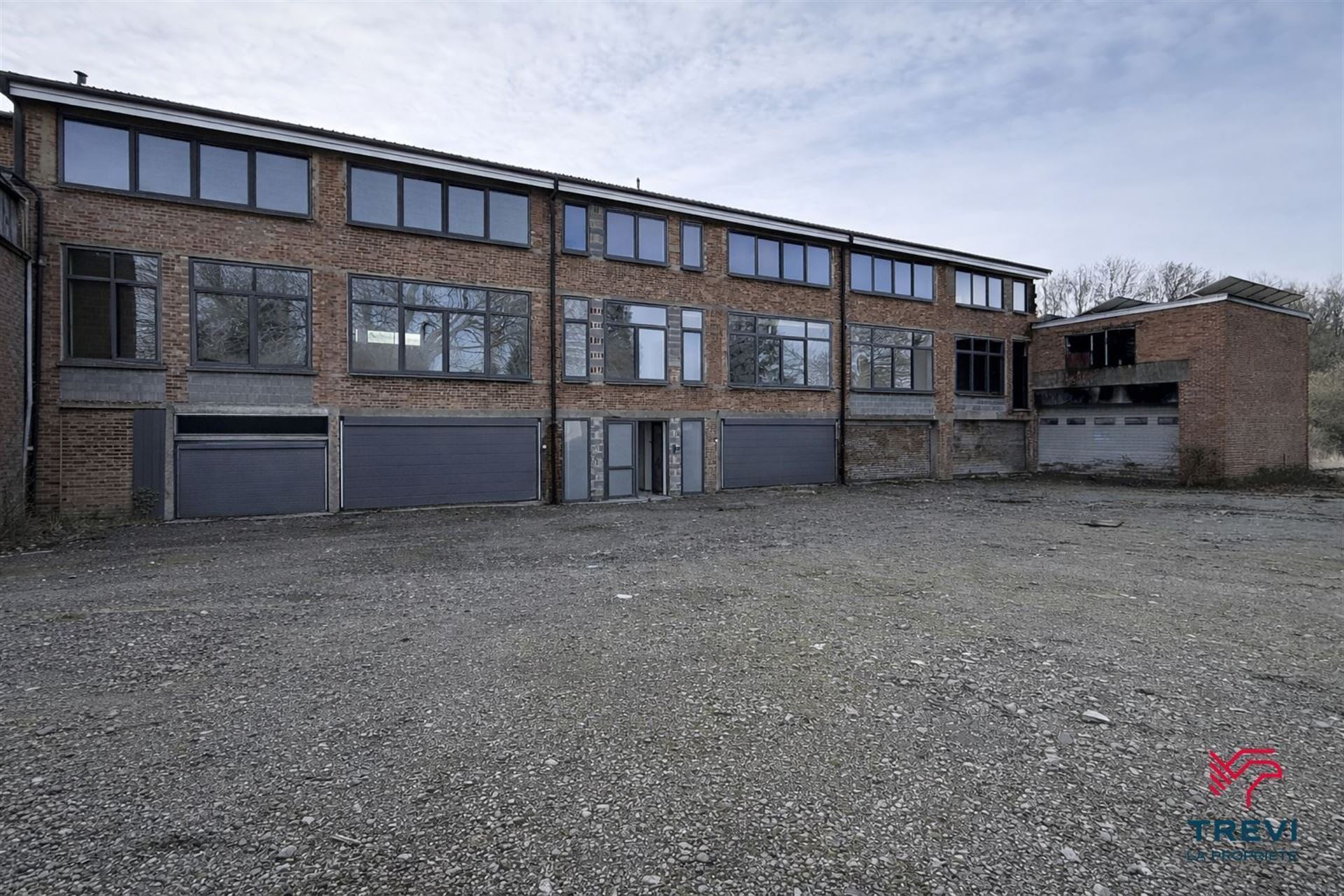 Commercial for sale in Fontaine-l'Évêque with 14 bedrooms - photo 4