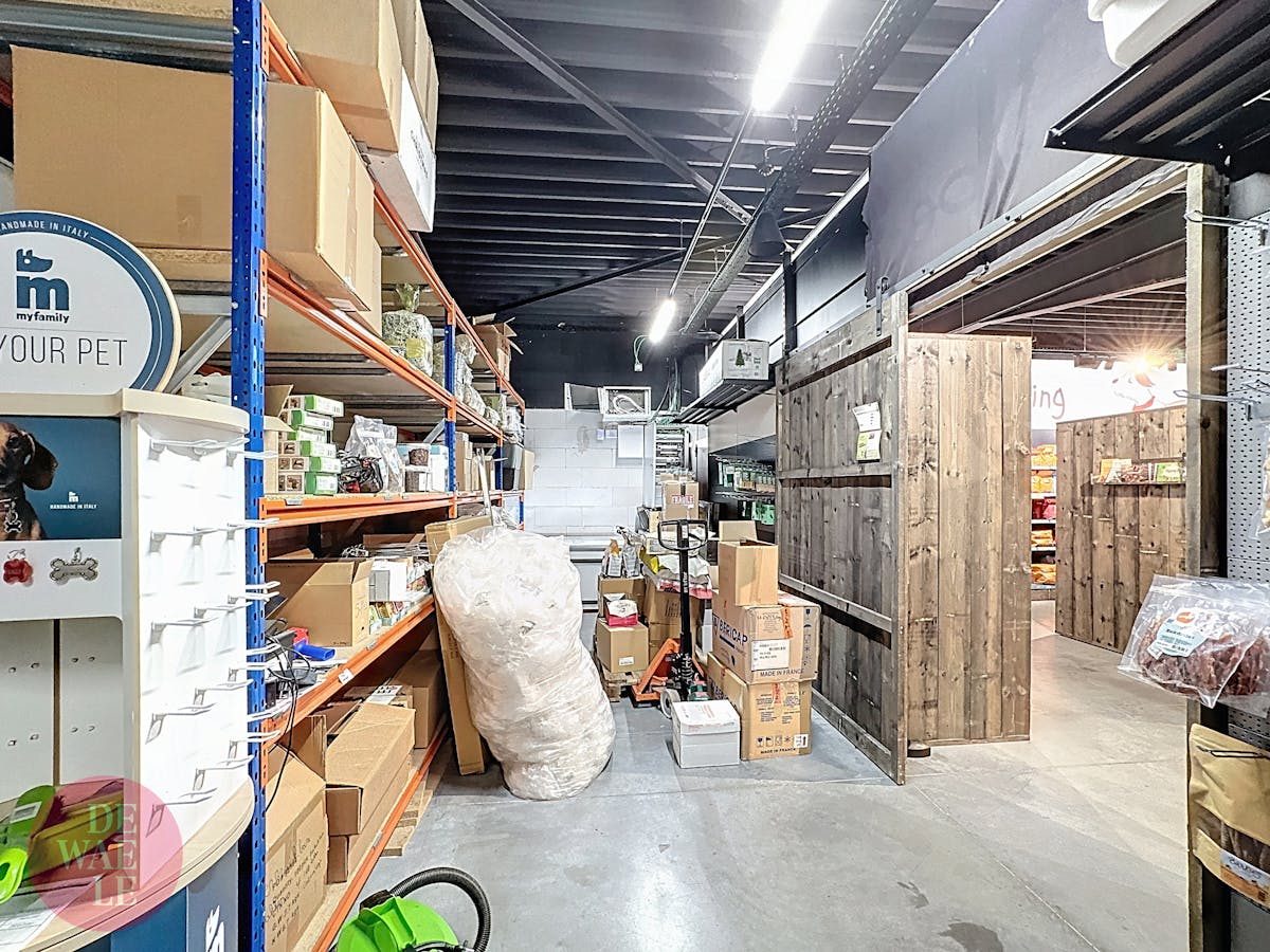 Spacious retail space for rent in Sint-Katelijne-Waver - photo 4