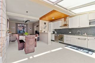 Charmante instapklare woning met 3 slaapkamers en tuin – Verenigingstraat 110, OostendeOntdek deze gezellige en instapklare woning op een uitstekende...