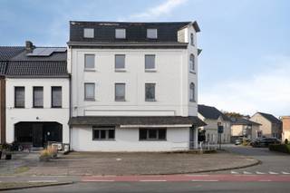 Te renoveren studio te koop in Genk – WaterscheiOp zoek naar een investeringspand met een goed rendement?Deze studio bevindt zich de 1e verdieping in...