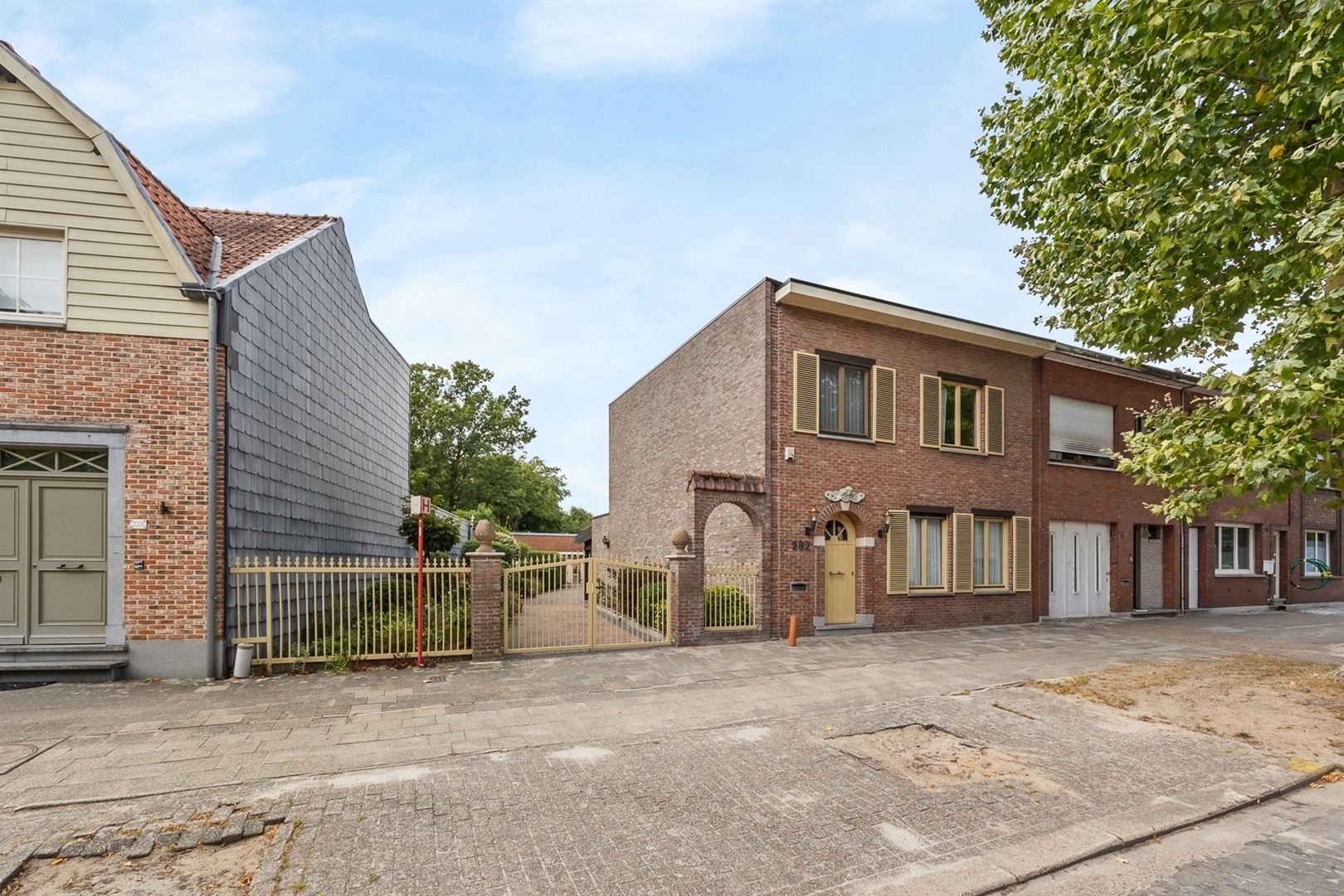 House for sale in Brasschaat with 3 bedrooms - photo 1