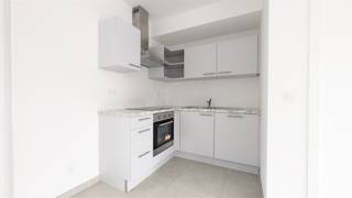 TREVI La Propriété, vous propose ce superbe appartement neuf situé en plein cœur du centre-ville de Charleroi. Ce bien moderne et lumineux se...