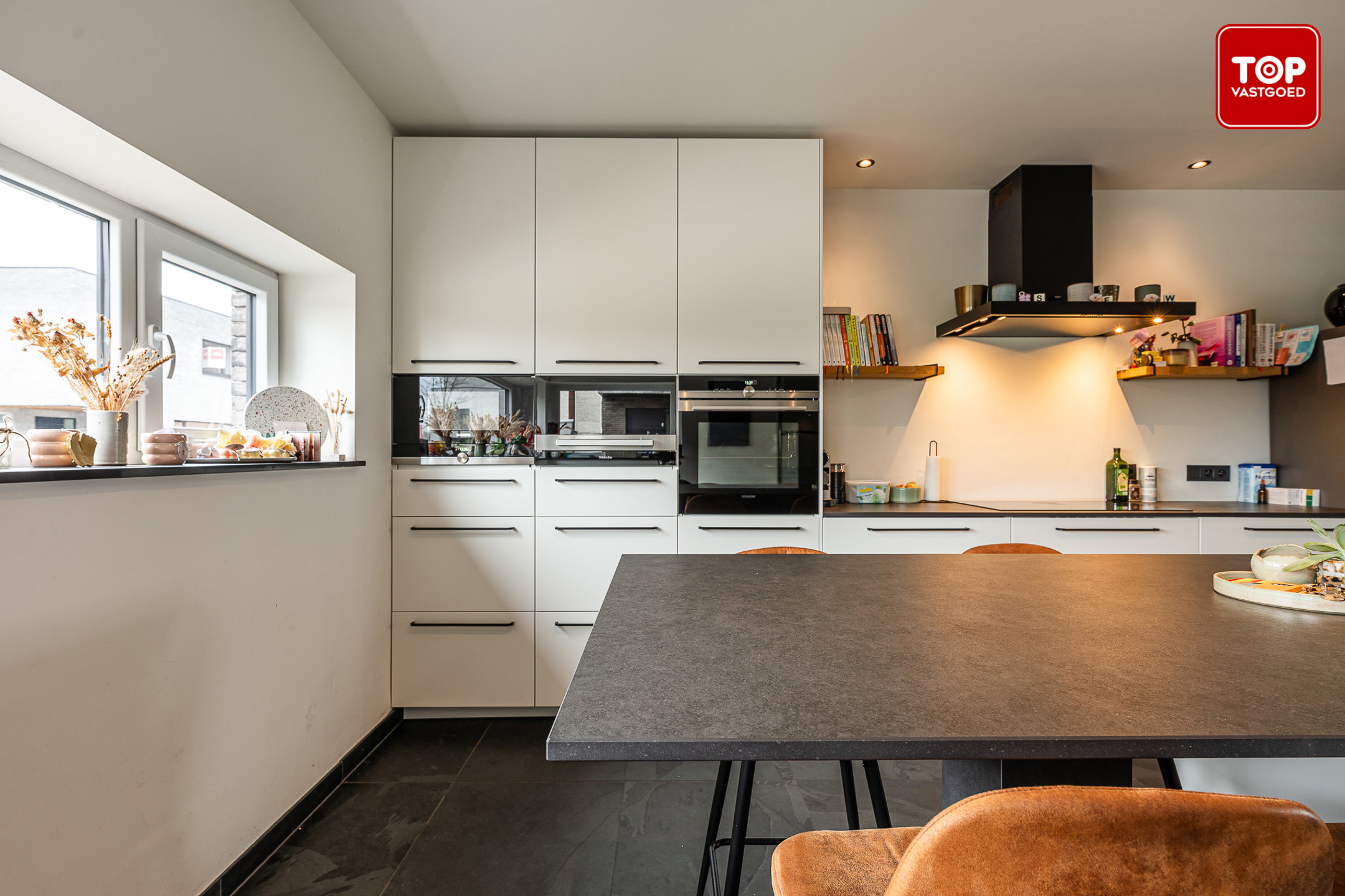 Stijlvolle en energiezuinige gezinswoning met hoogwaardige materialen en zonnige tuin - foto 3