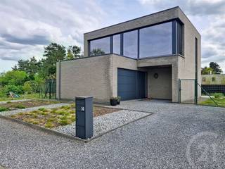 Moderne open bebouwing op een perceel van 550 m², rustig gelegen in een doodlopende straat te Werchter. Deze instapklare woning combineert...