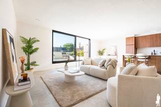 <strong>Nieuwbouwproject “Zuiderzicht Katharina”</strong> te <strong>Hoogstraten</strong> bestaande uit <strong>7 luxueuze appartementen</strong> met <strong>prachtige tuin (-terrassen)!</strong> <br /><br />De<strong> appartementen</strong> variëren tussen de 93m² - 145m², afwerking gebeurt conform het lastenboek en geheel naar uw eigen smaak. <br /><br /><span><strong>TROEVEN:</strong></span><br />- Verlaagd btw tarief (6%) mogelijk tot eind 2024*<br />- <strong>E-peil 0</strong> - vrijstelling KI voor de eerste 5 jaar<br />- Mooie <strong>polyvalente ruimte</strong> met terras/tuin, exclusief beschikbaar voor bewoners, voor bv. familiefeesten<br />- Volledig aangelegde (terras)tuinen<br />- Mogelijkheid tot<strong> levensbestendig wonen</strong><br /><br />Verplicht tot het aankopen van minstens één staanplaats, optioneel bij aan te kopen: fietsenberging.<br /><br />Voor meer informatie kunt u contact opnemen met saidja.de.vrij@deboerenpartners.be van ons kantoor te Hoogstraten.