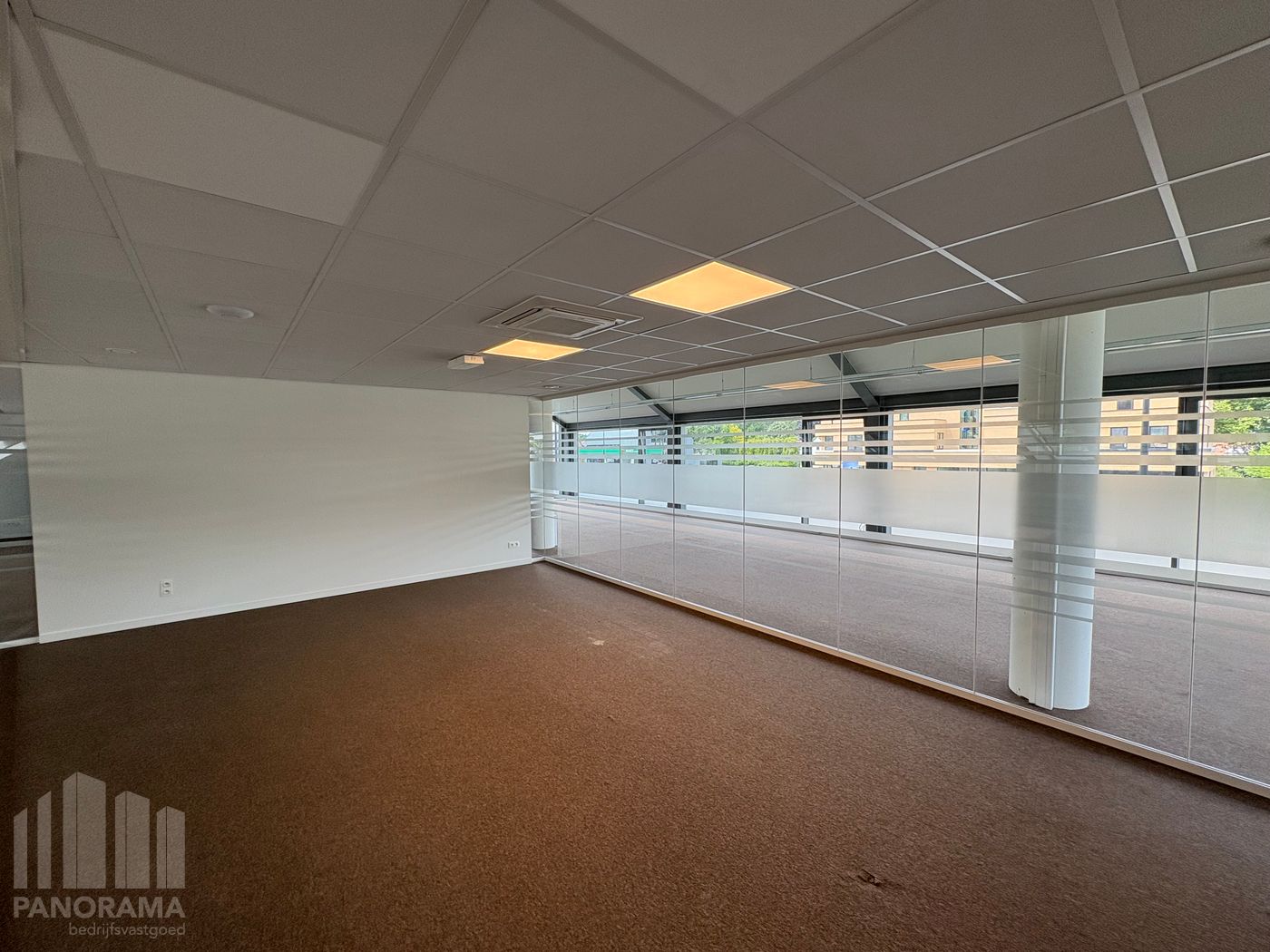 345 m² kantoor/showroom op toplocatie in Sint-Martens-Latem. - photo 5