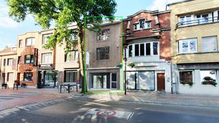This fully move-in ready commercial house for sale is located in a prime location in Zwijndrecht, in the shopping street, near all kinds of...