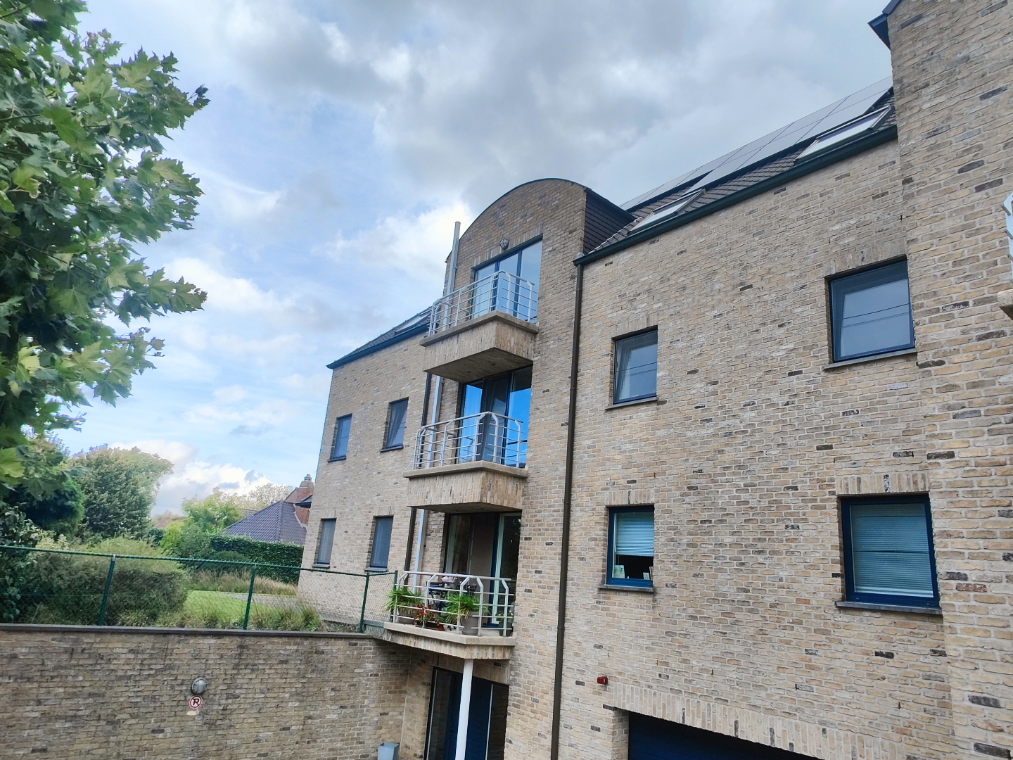 Gezellig villa appartement met gemeenschappelijke tuin - foto 4
