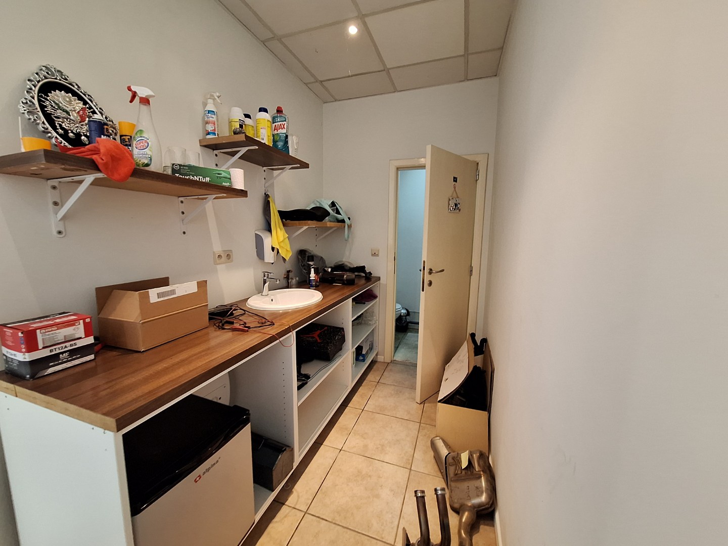 Centraal gelegen handelspand te Genk - foto 4