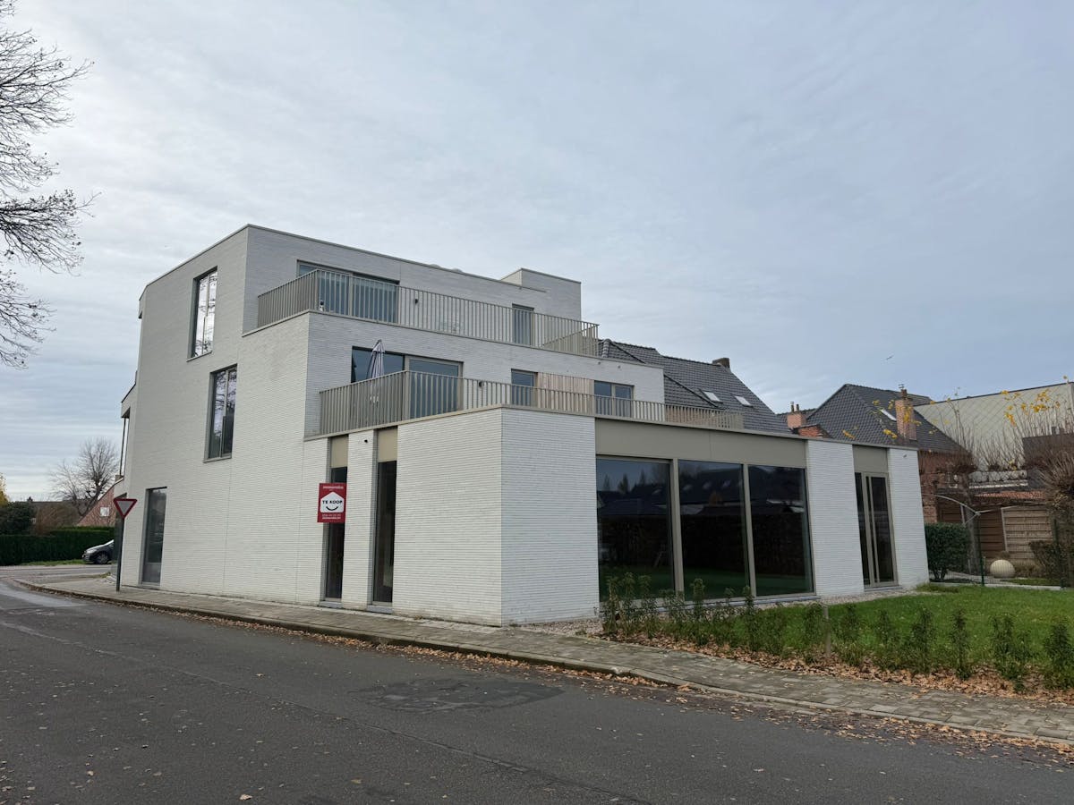 Casco single-storey commercial property for sale in the center of Wielsbeke - photo 2