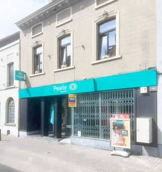 Gelegen op het beste gedeelte van de voornaamste winkelstraat van Zaventem, vindt u dit fraai ingerichte handelspand met een mooie open vitrine,...