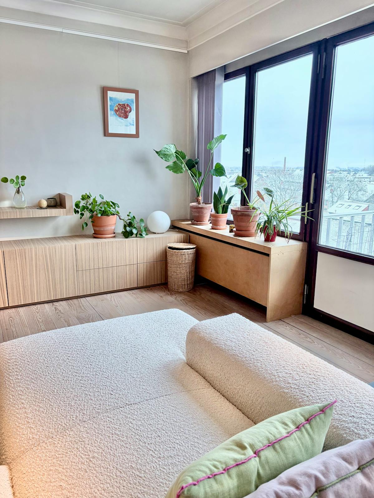 Bright roof apartment with parking space - photo 3