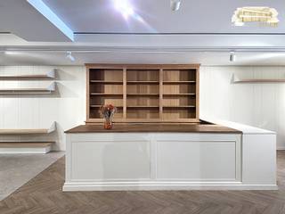 Ben jij op zoek naar een commerciële ruimte op een centrale A-locatie? Deze instapklare handelsruimte van 312 m², gelegen in het hart van...