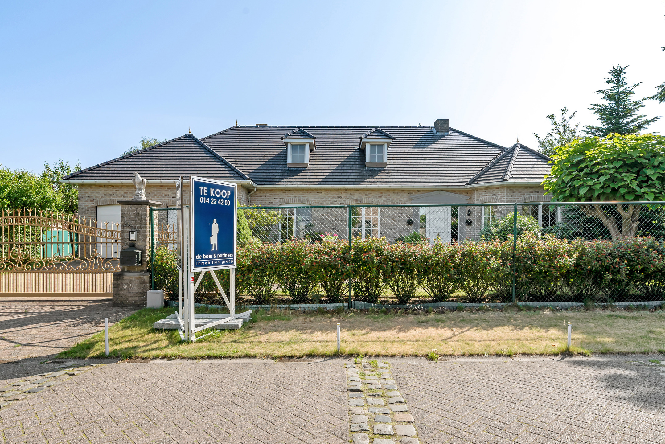 Ruime villa met 3-4 slaapkamers , 2 badk. garage/werkplaats - foto 1