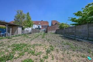 Ontdek deze te renoveren eengezinswoning met garage en achteruitweg gelegen nabij het centrum van Sint-Eloois-Winkel. De woning is gelegen op...