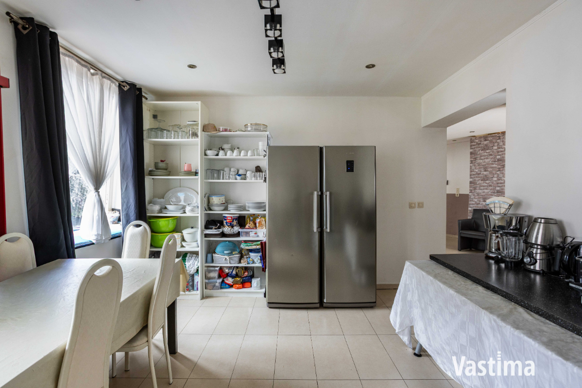 Ruime woning met twee volwaardige wooneenheden nabij centrum Aalst - foto 5