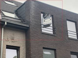 Located, in the center of Balegem(Oosterzele), at 100m from the station, you will find this duplex apartment.with 2 bedrooms, 2 bathrooms and...