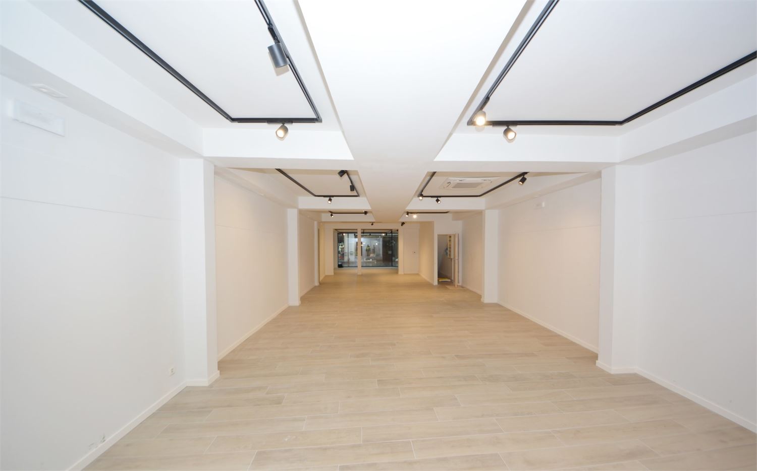 Commercial for rent in Aalst - photo 3