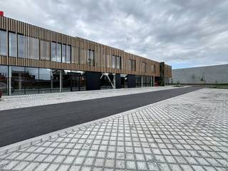 Cet espace commercial attrayant, situé à un emplacement idéal dans la Stationsstraat à Oudenburg, offre une excellente opportunité pour...