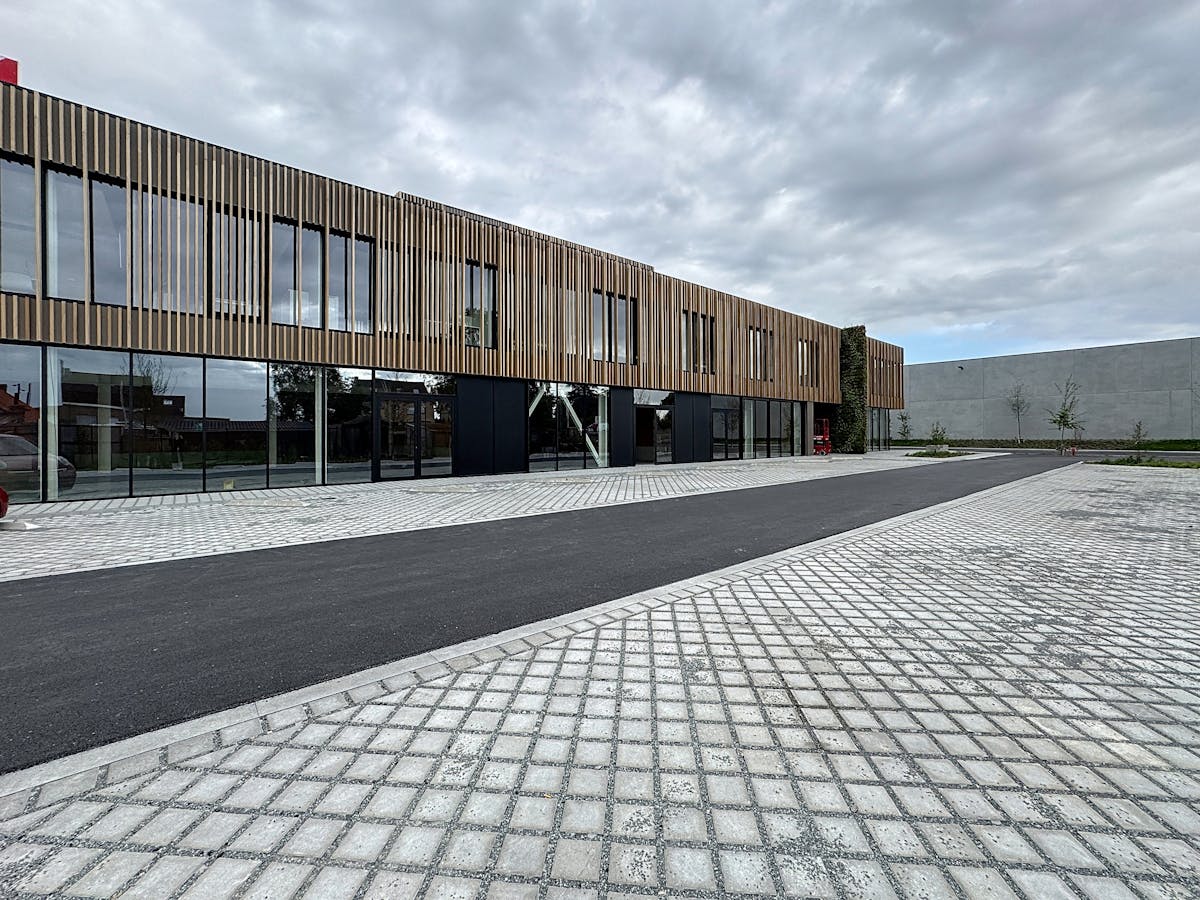 Local commercial moderne à louer à Casco (m²) - photo 2