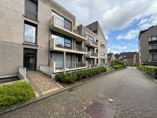 Dit verzorgd en comfortabel appartement beschikt over drie volwaardige slaapkamers en biedt alle comfort voor aangenaam wonen.De moderne, volledig...