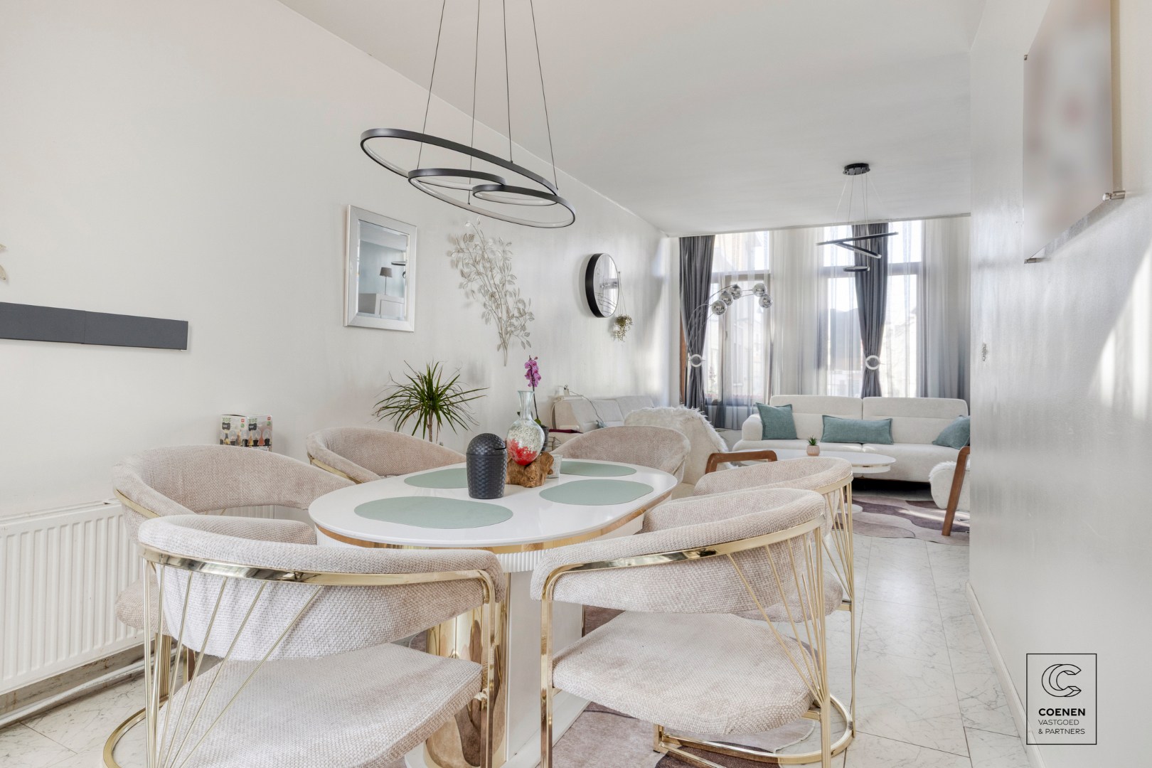 Ruime handelswoning, momenteel ingericht als handelsruimte en 2 appartementen op goede ligging te Antwerpen! - foto 3