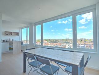 Tel: 0456 12 69 37 / Email: kilian.f@weinvest.beIdeally located on the edge of the Chant d’Oiseau area, close to numerous shops and public transport,...