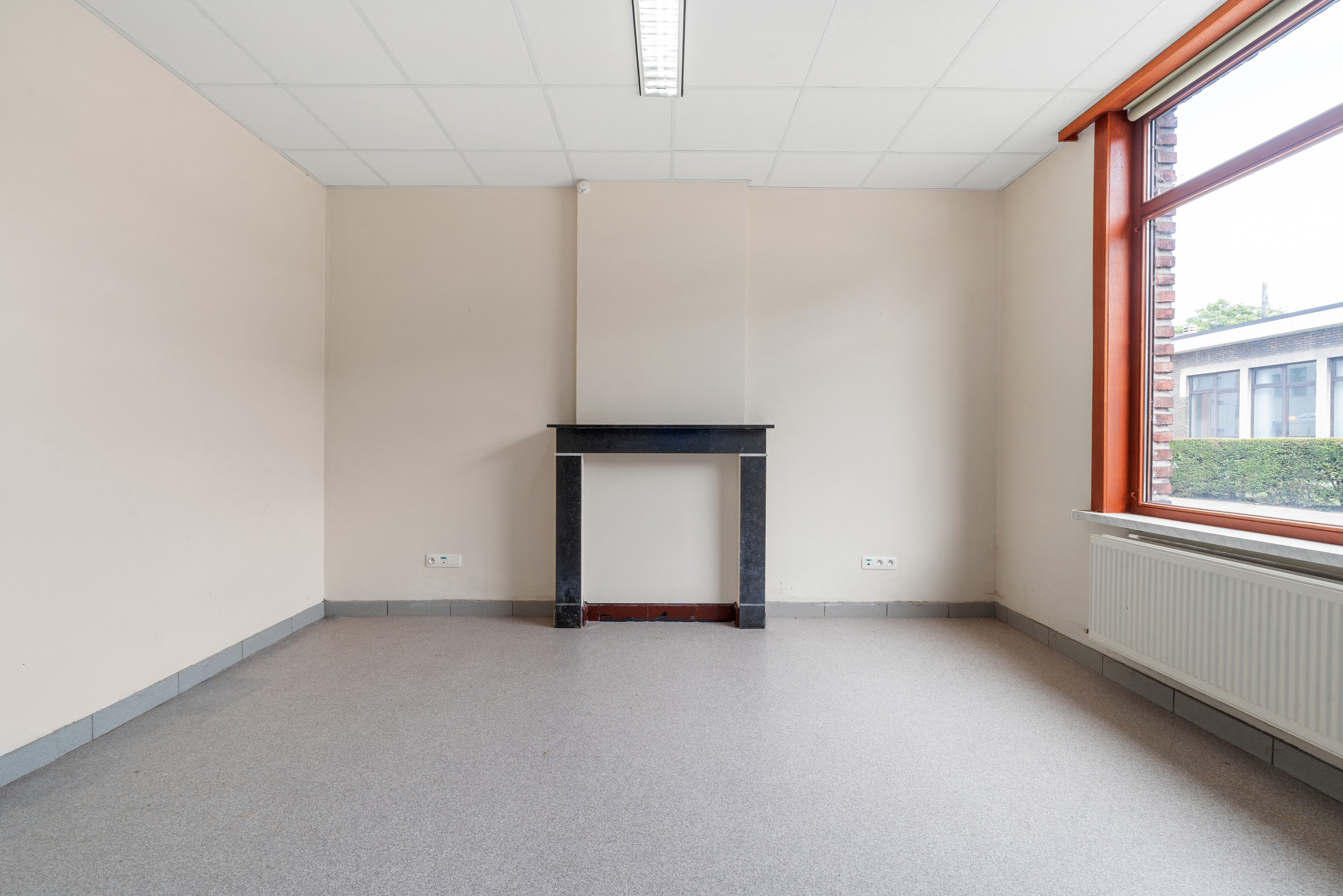 Voormalige pastorij op 520 m² met garage - foto 5