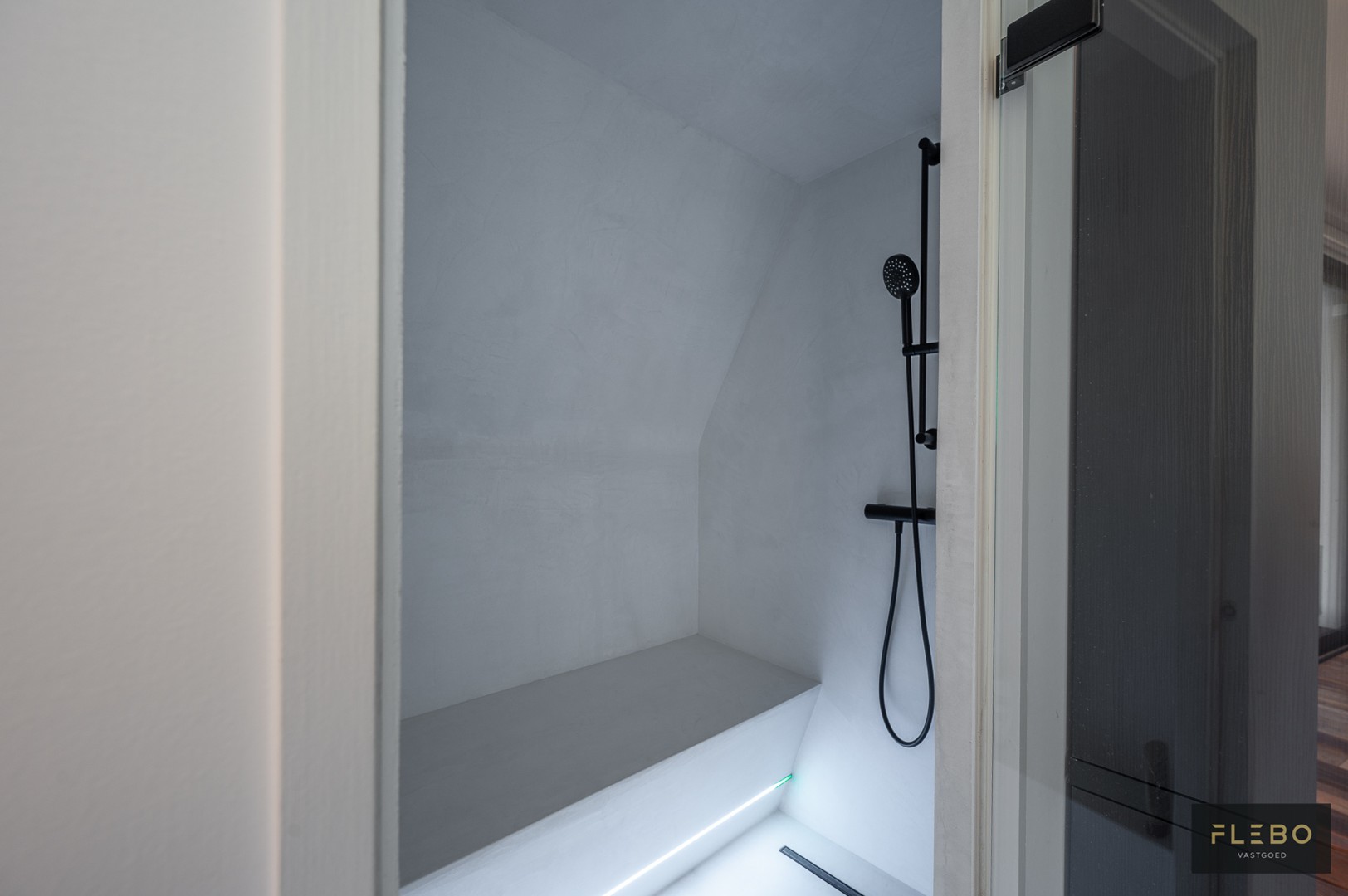 UITERST LUXUEUS NIEUWBOUWAPPARTEMENT MET WIJDS OPEN ZICHT! - foto 5