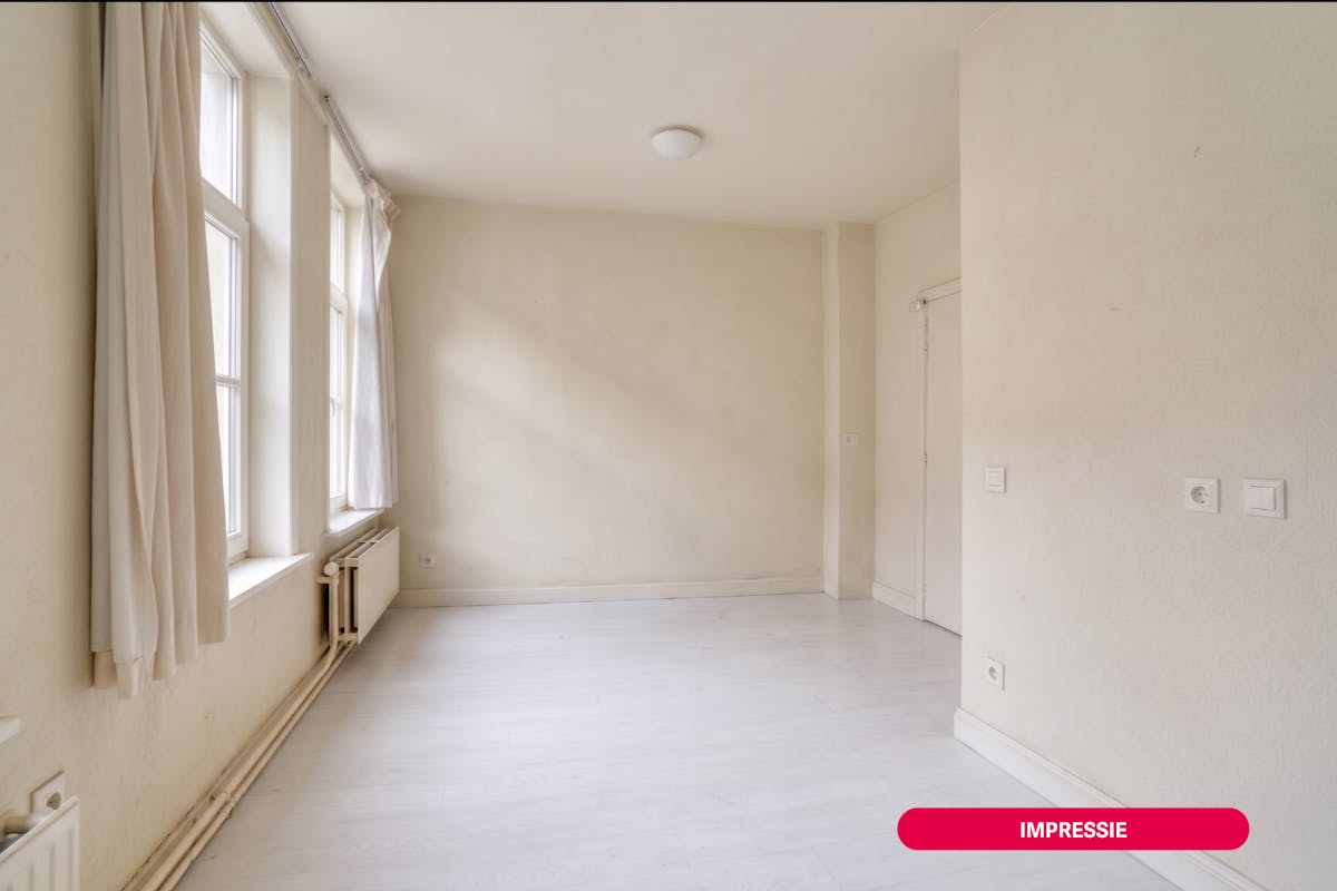 Karaktervol huis te renoveren in Brugge nabij het station - foto 5
