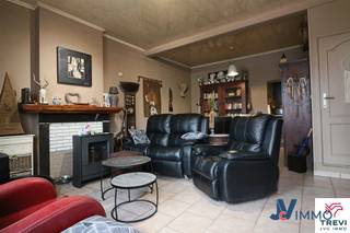 Composition :Sous-sol : Cave : 17,92 m²Rez-de-Chaussée : Living: 29,81 m², espace cuisine : 3,26 m², salle de douche avec lavabo & WC : 3,98m².Étage...
