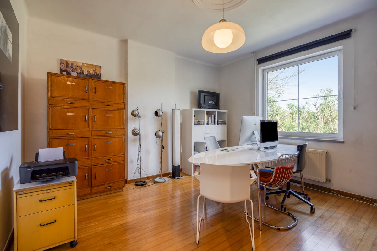 Instapklare gezinswoning met 5 slaapkamers en ruime tuin - foto 4