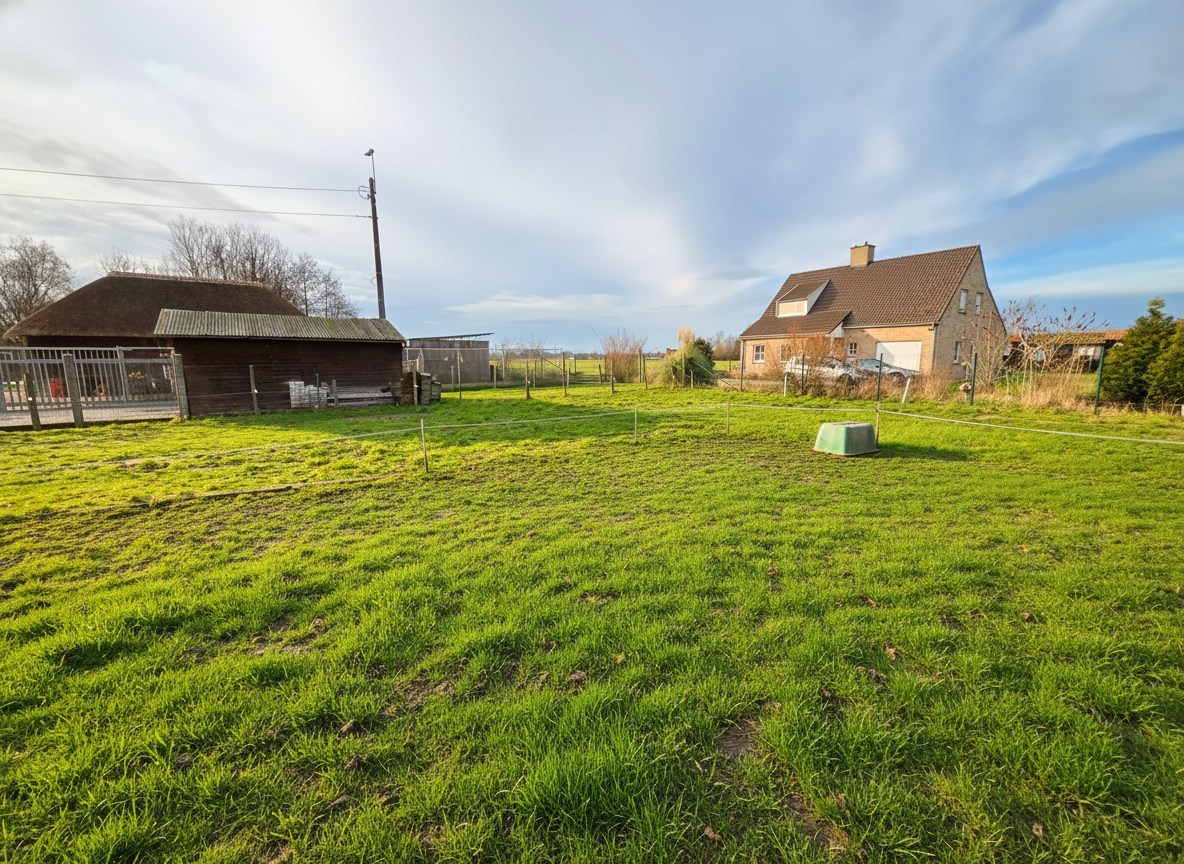 Perceel van 890m². - foto 4