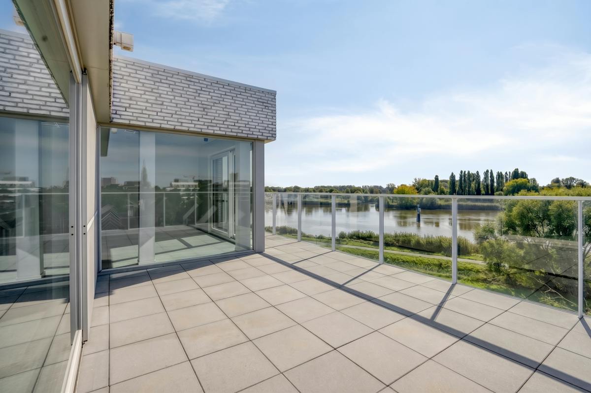 Recent dakappartement te koop in Boom met zicht op het water - foto 4