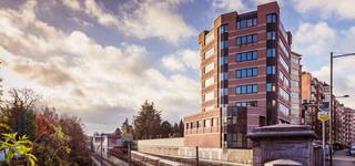 Kantoorruimte van 425 m² te huur in Etterbeek.Gelegen op enkele minuten van de Europese wijk, met een metrostation  pal voor de deur, biedt Louis...