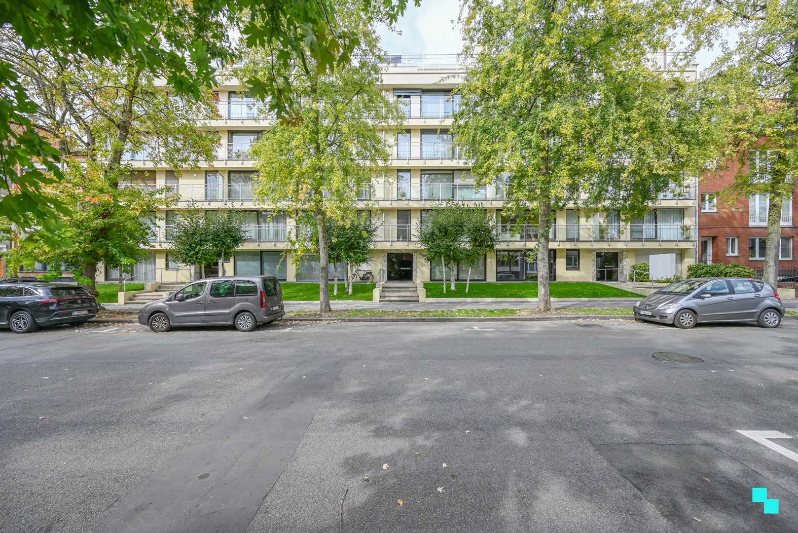 Ruim en praktisch appartement in residentiële laan in Kortrijk! - foto 1