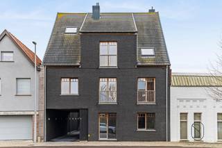 Exclusief Mi Casa duplexappartement met terras in Roeselare.Laat u verrassen door dit charmante perfect onderhouden duplexappartement, ingericht met...