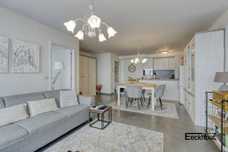 Dit appartement is gelegen in het centrum van Oostende en is volledig instapklaar. Het appartement bevindt zich in een gebouw met een lift en...