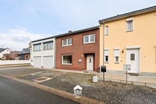 [[ DIT PAND NEEMT DEEL AAN DE ERA OPEN HUIZEN DAG OP 14/3 VAN 13:00 TOT 14:00 ]]Deze instapklare starterswoning is rustig gelegen nabij Opitter, in...