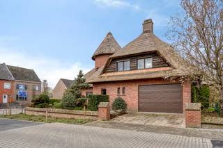 Op een rustige en tegelijk uiterst centrale ligging in Leuven bevindt zich deze uitzonderlijke architecturale villa, een echte eyecatcher dankzij...