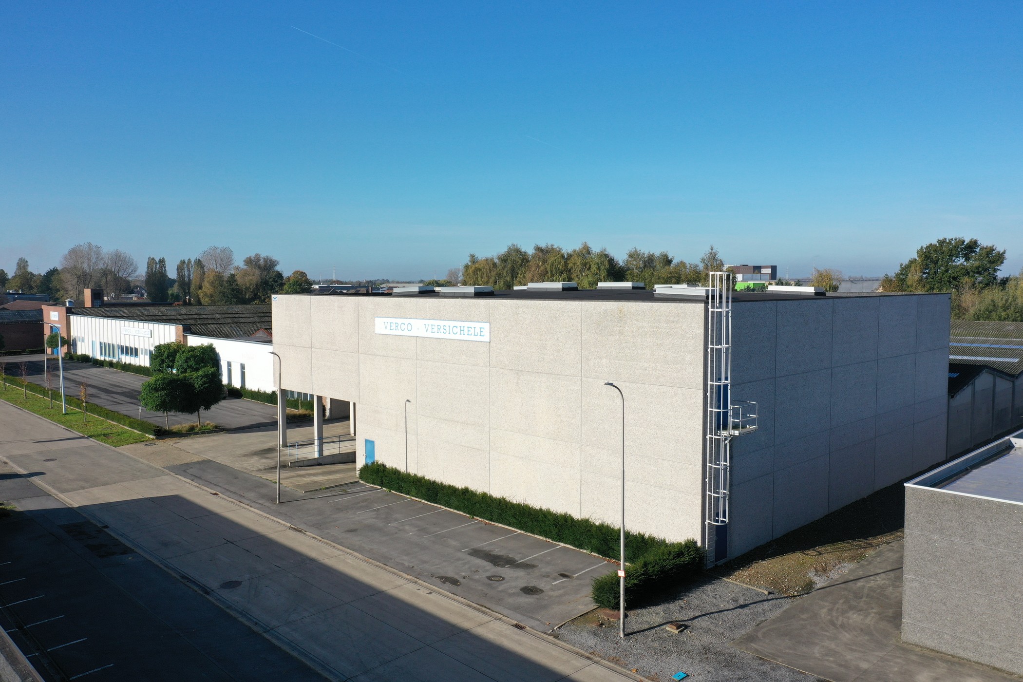 Magazijnruimte 1.810m² met laadkaai in Deinze - foto 2