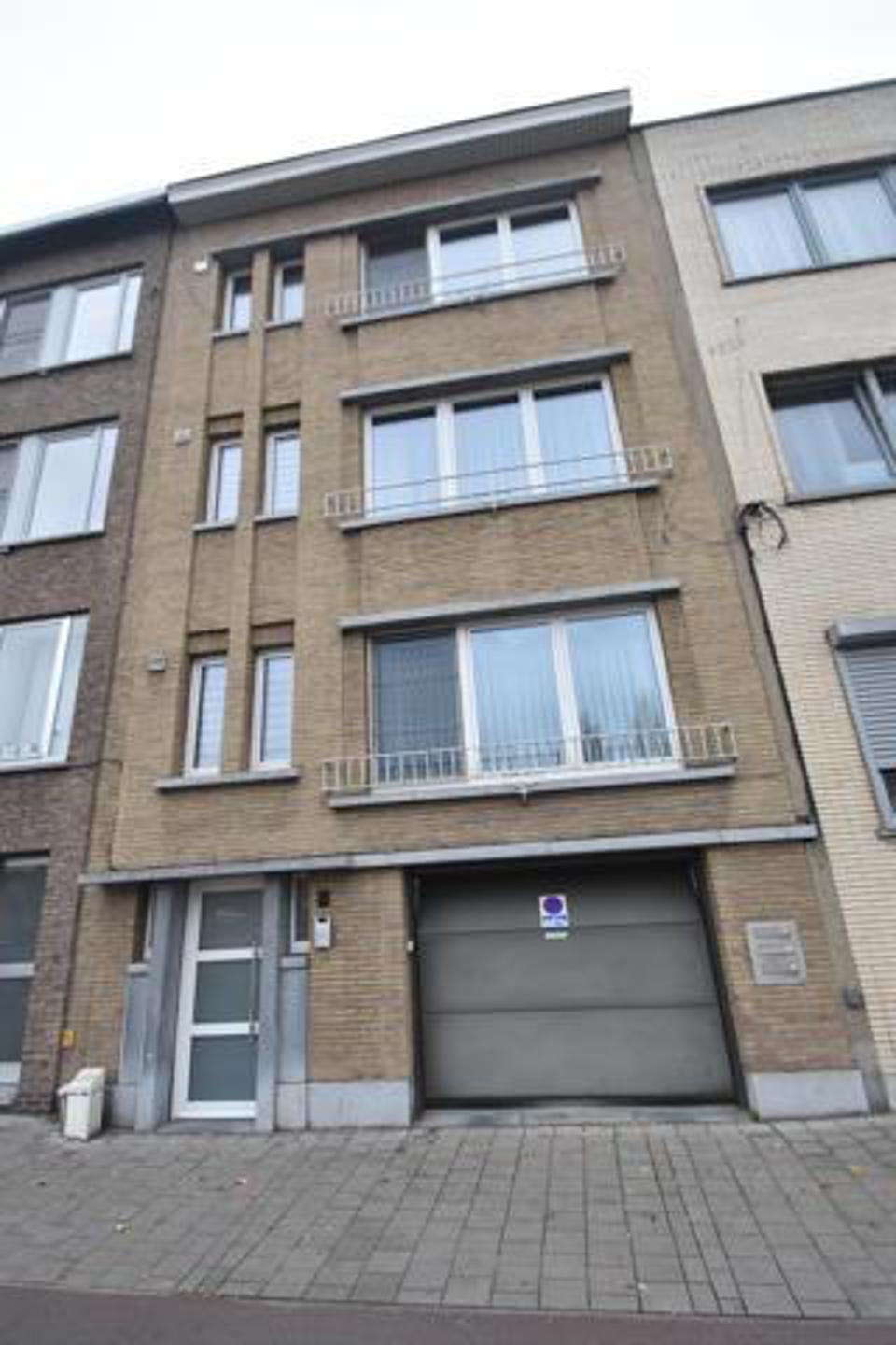 House for sale in Antwerp with 6 bedrooms - photo 1
