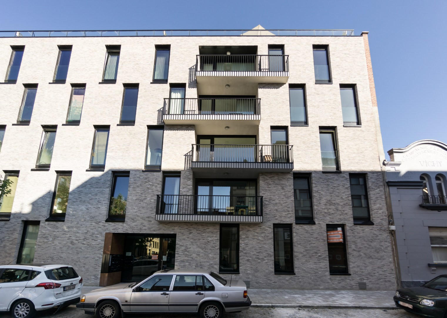 Energie-zuinige nieuwbouw met terras en parking! - foto 1