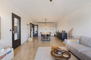 Dit verzorgd en instapklaar appartement van 110 m² met veel ruimte, licht en comfort is gelegen op de vierde verdieping. Het appartement is...
