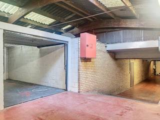 Garagebox te huur in Oostende gelegen langs de Torhoutsesteenweg, vlakbij de Elisabethlaan. De box is gelegen in een kleinschalige...