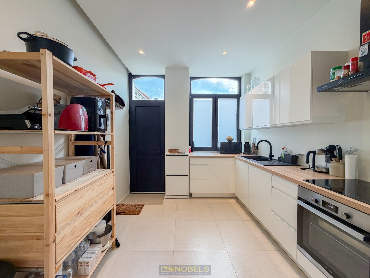 Te koop, Instapklare stadswoning met 3 slaapkamers op centrale ligging te Zottegem! - foto 4