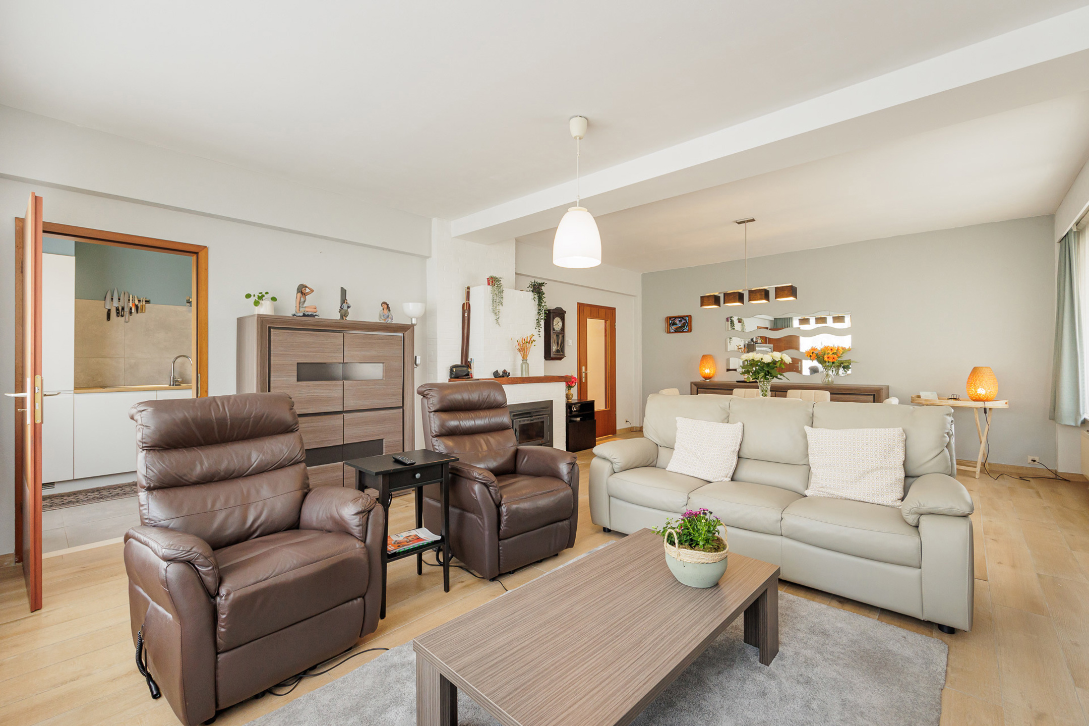 Verhuurd app. met 3 slpk. en 2 staanplaatsen te Mol centrum - foto 2