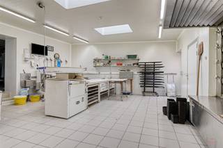       This spacious commercial and residential property is situated in a very central and commercial location in the heart of Wakken.The bakery has a...