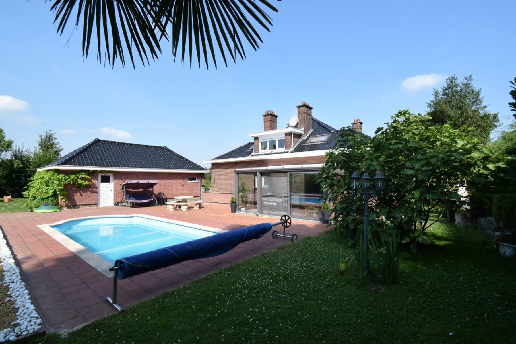 Ruime villa met 5 slaapkamers en zwembad - foto 2