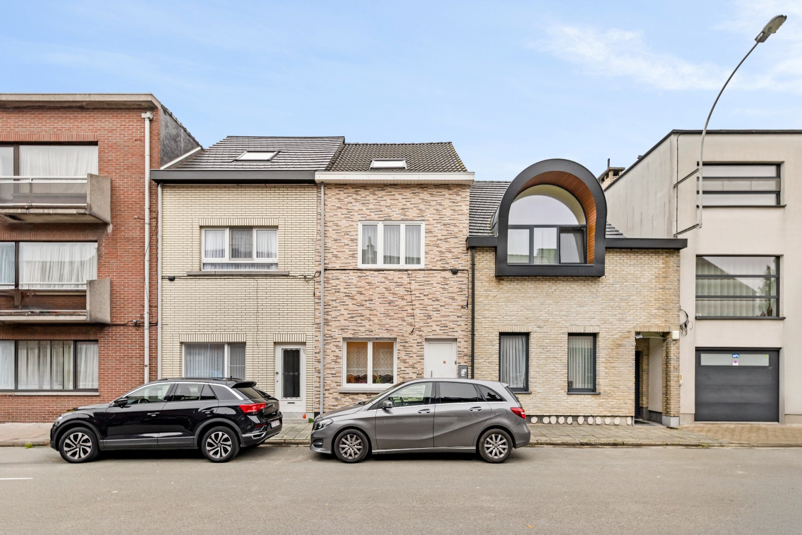 Maison rénovée avec jardin, située dans un quartier calme à Alost - photo 1
